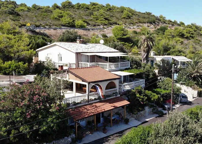 Apartments Uskok